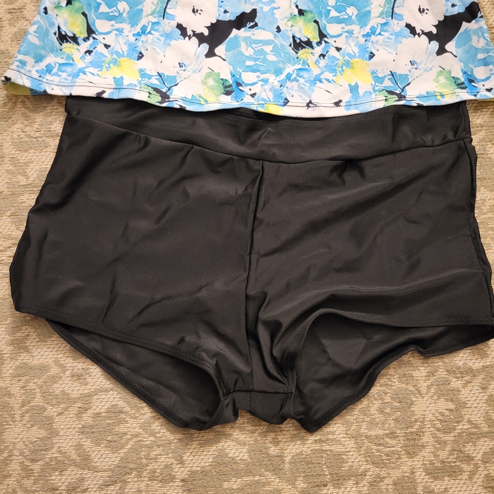 Swimsuit - Picture 7 of 7